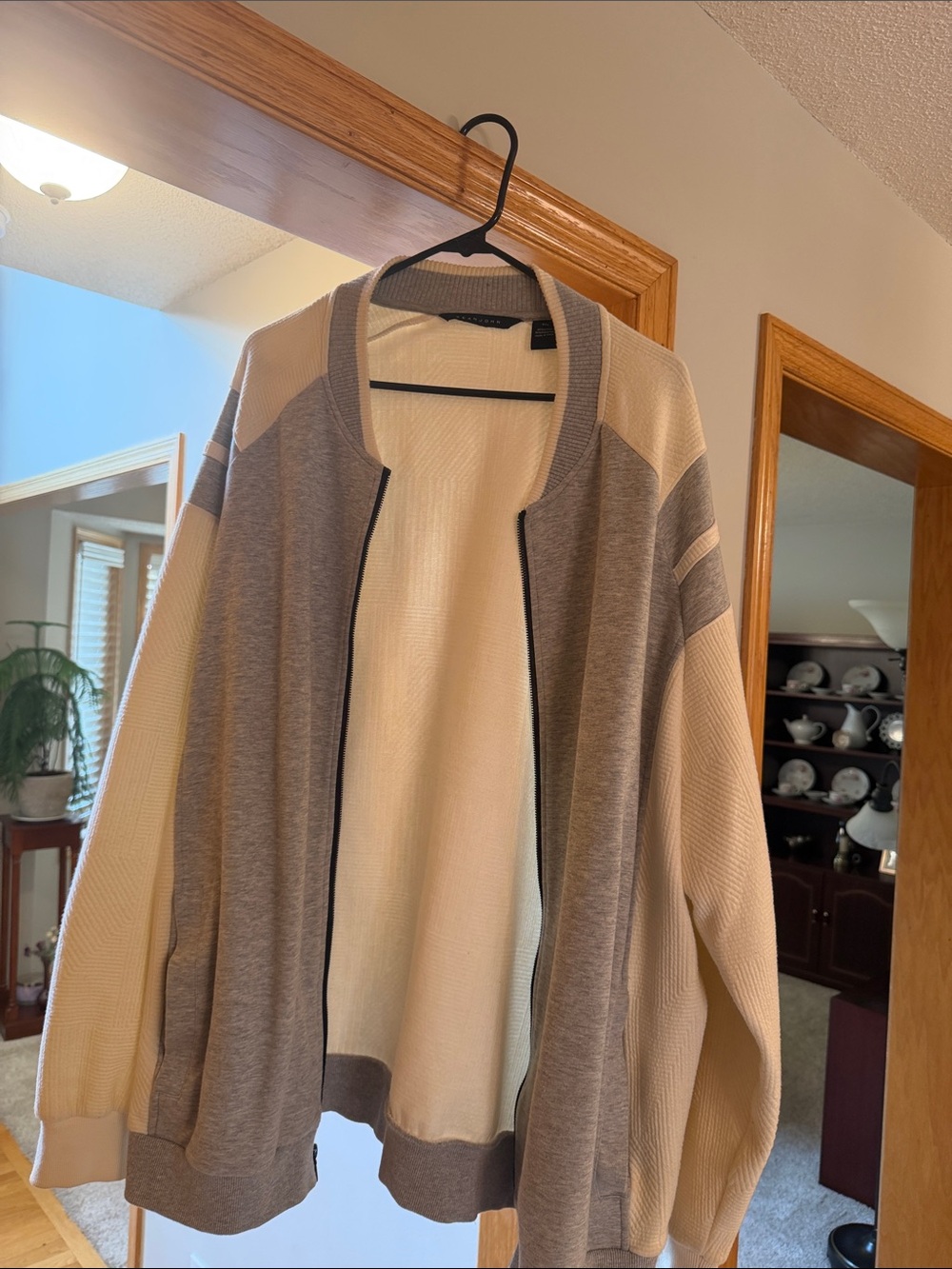 Sean John Cream and Light Gray Zip-Up Knit Bomber Sweater
